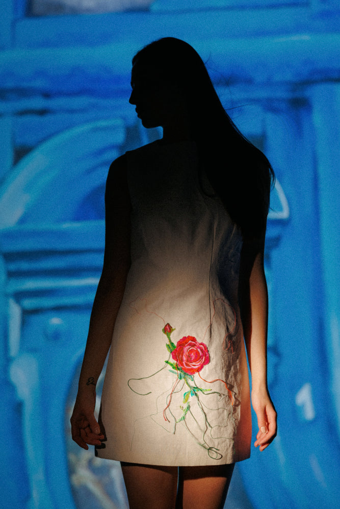 SLEEVELESS DRESS IN WHITE COTTON image 3